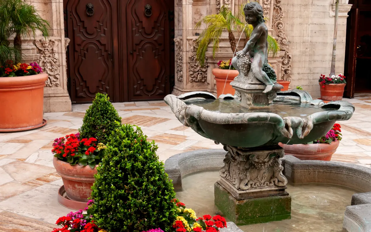 Landscaped courtyard and fountain at the Mission Inn in Riverside